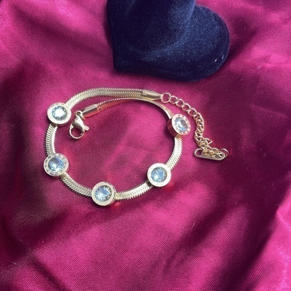 ๐ Plating Inlayโ Artificial Gemstones Stainless Steel Bracelet-Gold Tone - Picture 10 of 10